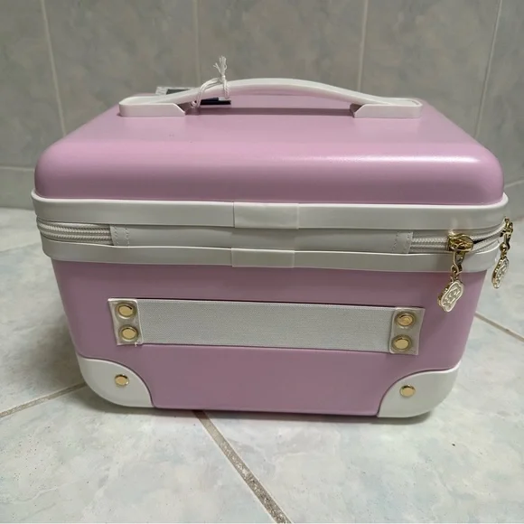 Roller Rabbit x Target Trunk Vanity Case Soft Pink - Picture 6 of 7